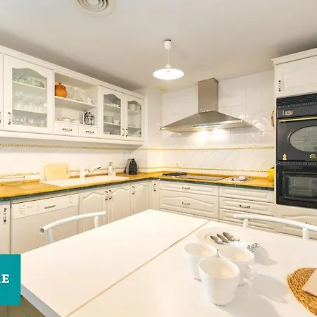 180 Glamuroso Prado Seville